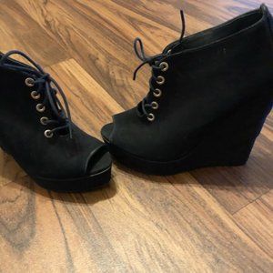 Diane Von Furstenberg Black Payton Peep Toe Wedges